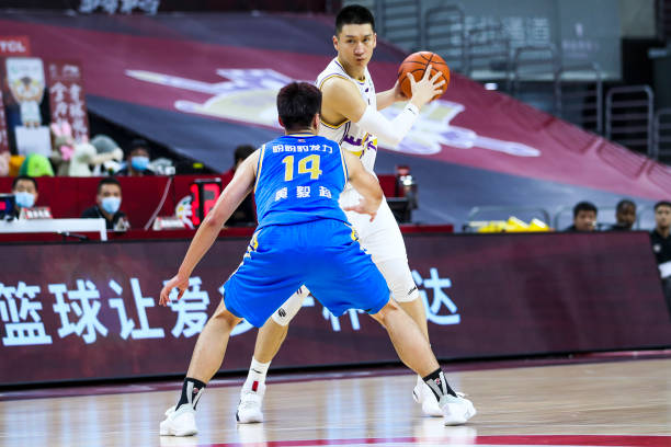 如何手动绘制标准篮球场线:详细指南