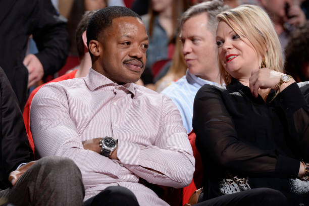 球场魔术师：10大必学篮球假动作教学 (吸引眼球，突出效果)