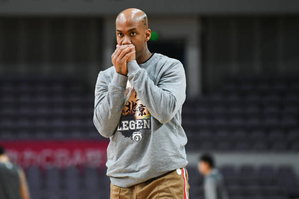 对比骑士2016年与2020年湖人夺冠阵容:詹姆斯的领导力演变