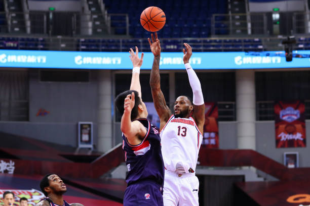 篮下霸主:史上最霸道中锋的统治之路