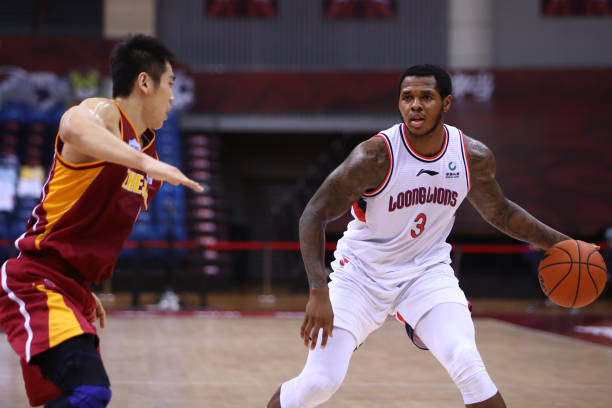 谁说女生不能投篮？看我的！