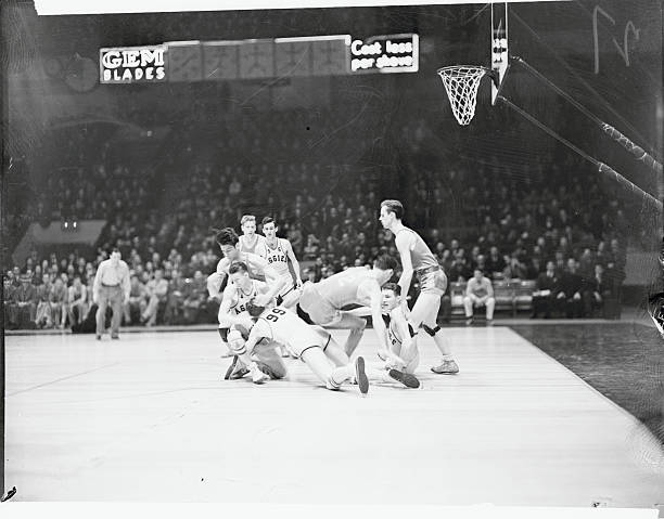 大卫·韦斯特的技术特点解析:教科书般的中距离跳投