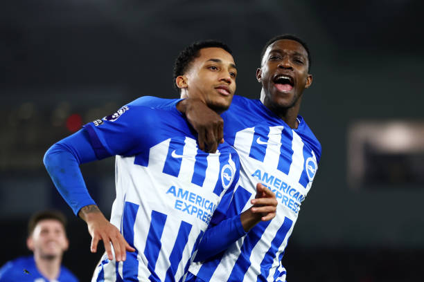 边线球技术教学:脚踢是否合规?实战演示视频