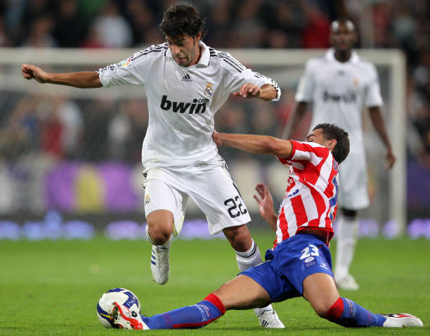 实况八任意球战术：如何利用人墙和跑位