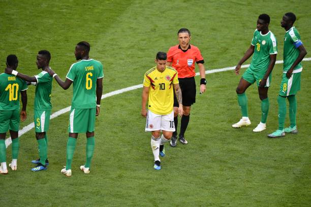 如何用五感描写踢足球的看图写话