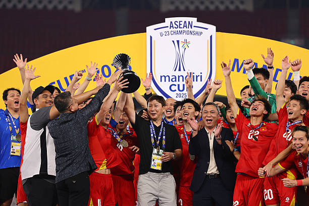 CCTV5高清直播英超:孙兴慜领衔热刺冲击欧战席位