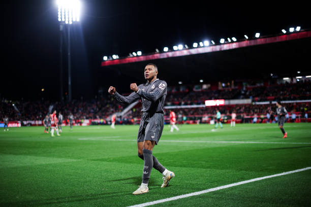 红牌罚下是否必然导致少一人?VAR时代的新变化