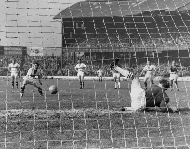 金钱与荣耀:巴黎圣日耳曼如何改写法甲成功标准?