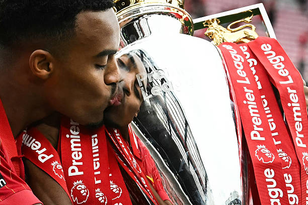 巴乔签名背后的故事:荣耀、信仰与球迷情结