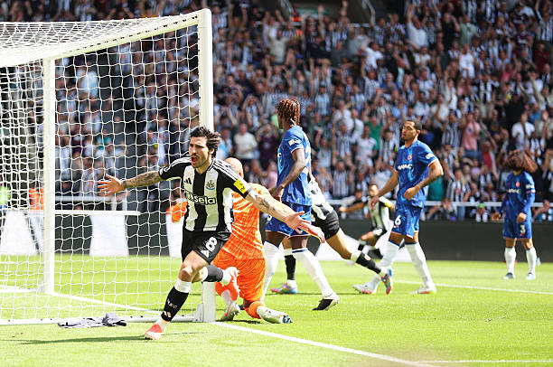 德甲冠军数统计：拜仁32冠傲视群雄，其他豪门差距有多大？