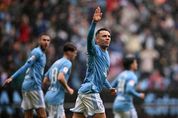 任意球破门的心理博弈：守门员vs主罚者