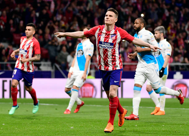 德甲沙拉盘：刻满足球历史的银盘