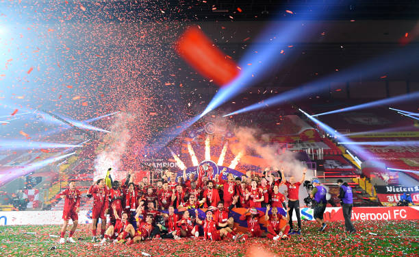 任意球进阶指南:如何用脚内侧/外脚背控制球路