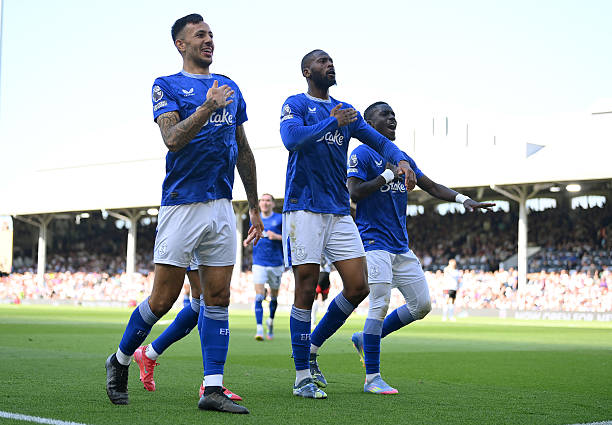 从球员到教练:德法足球文化的差异与融合