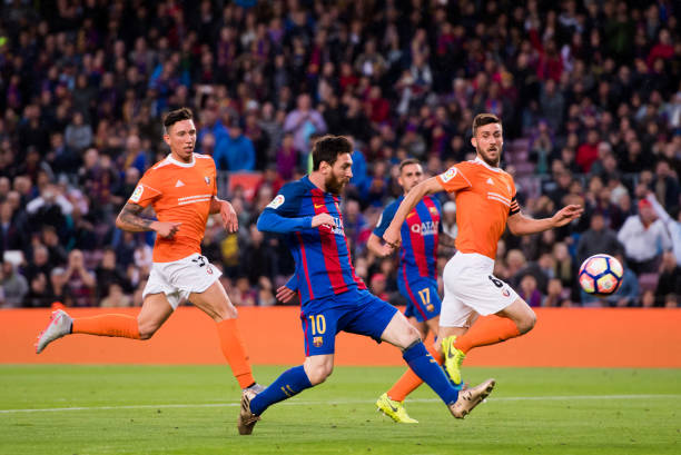 足球脚背射门技巧:如何踢出又快又直的射门