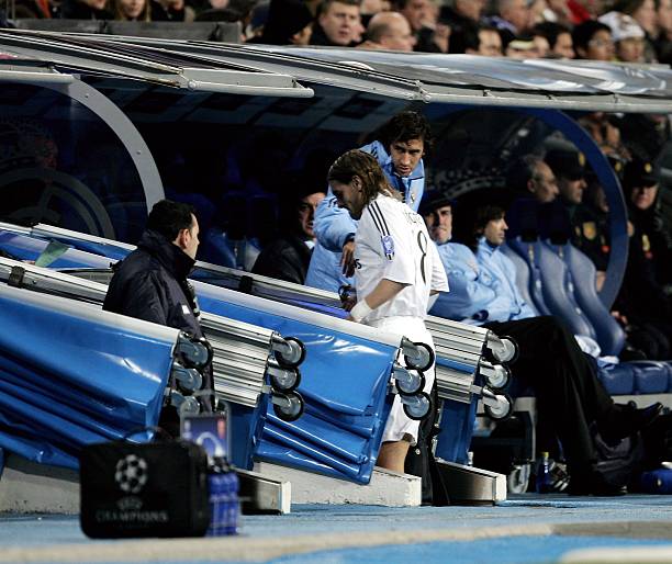 为什么马拉多纳的10号球衣成为足坛经典?