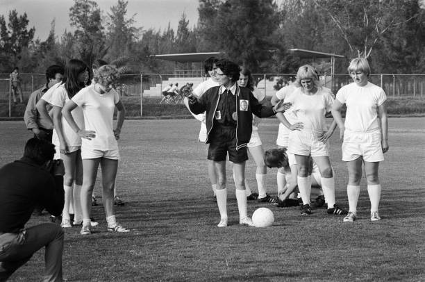 当门将戴帽:一场颠覆常规的比赛