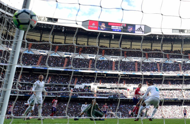 队友还是对手?盘点那些难以判定的进球