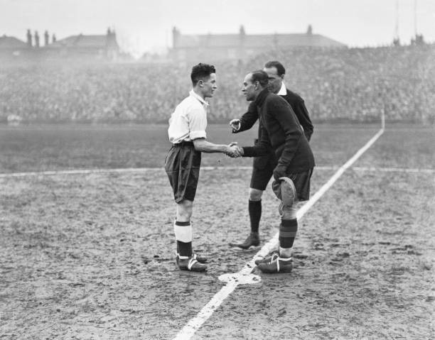 锁定CCTV5!AC米兰冲击欧冠资格关键战,莱奥领衔锋线火力全开