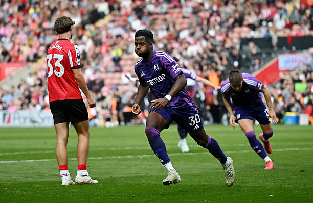 卡拉格利物浦生涯进球全记录：防守悍将的进攻贡献