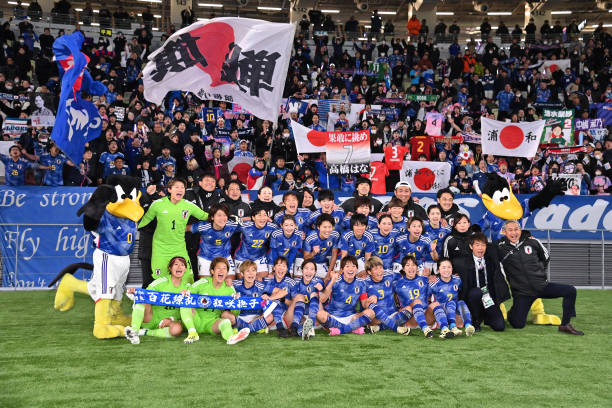 欧冠淘汰赛前瞻:战术对决,谁将占得先机?