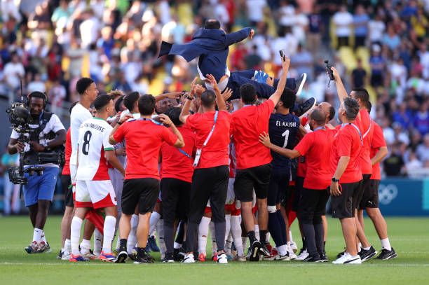 恒大足球队名单背后的战术考量:主帅如何排兵布阵?