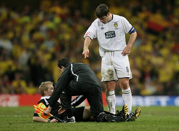 (角度:结合比赛场景,直观展示其身体素质带来的优势)