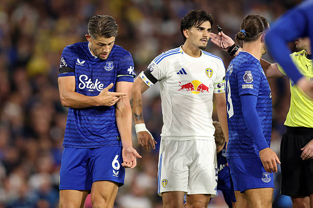 角球直接破门的关键:触球点、角度与力量控制