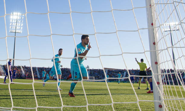 （以疑问和挑战的形式，制造悬念，突出其核心优势——速度和准确）