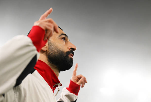 战术与规则：任意球攻防中的犯规行为分析