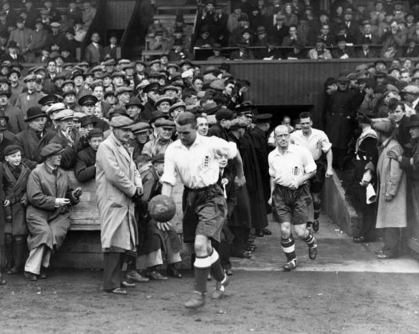 哈兰德VS姆巴佩:谁的年薪更高?数据对比