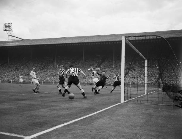 欧冠决赛中文解说哪家强？詹俊解说平台对比推荐