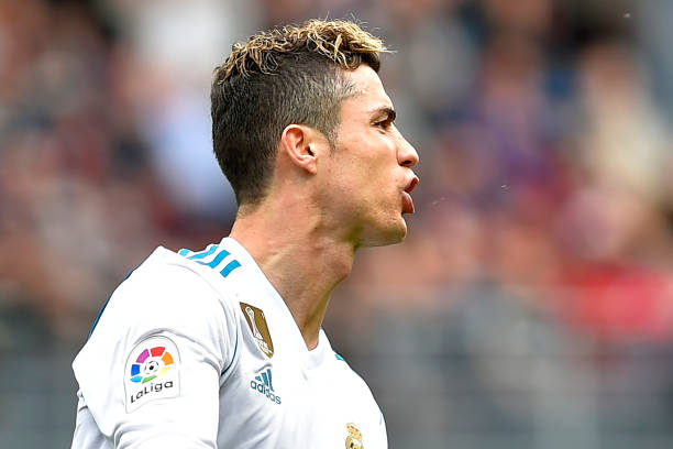 今日中超红黑榜：最佳球员与争议判罚解析