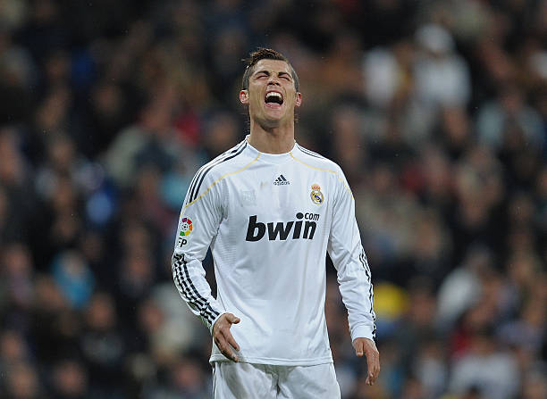 从菜鸟到高手:实况足球防守设置与实战应用