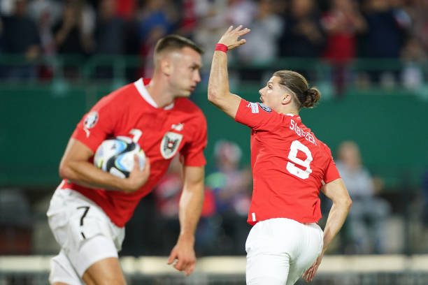 范巴斯滕与阿贾克斯：青训理念与攻势足球的完美结合