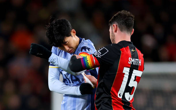 内马尔经典时刻：挑球过人戏耍后卫，冷静推射得分