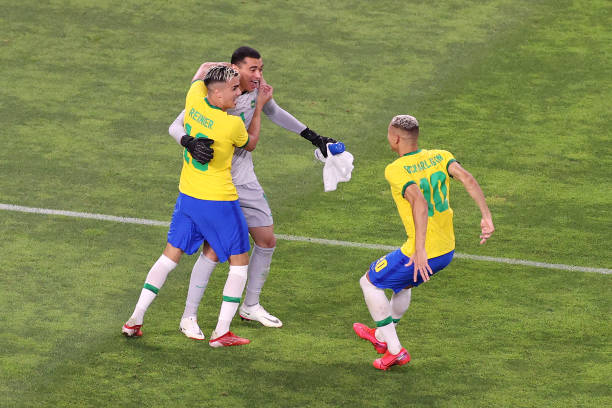 回顾巴乔身披红黑战袍的号码选择