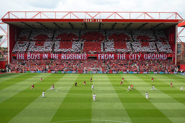 马拉多纳是否曾担任梅西的教练?回顾两人交集