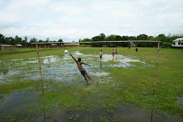 世界足球排名更新:法国、英格兰跻身前三,巴西跌至第五