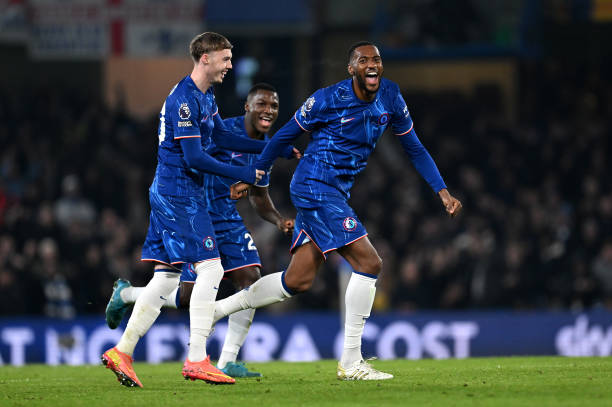 皇马传奇:齐达内身穿5号球衣创造的经典时刻