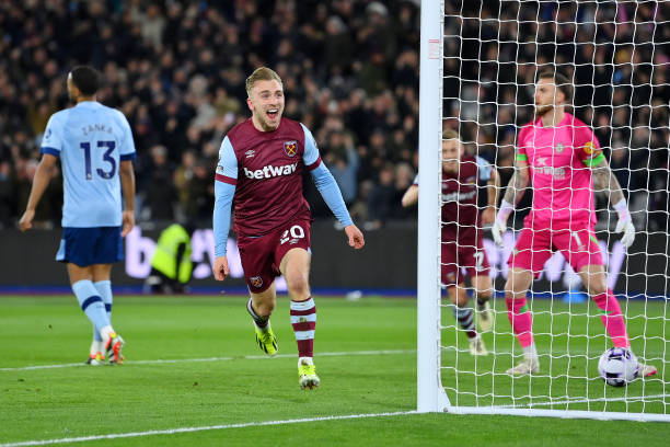 C罗与梅西:谁更接地气?