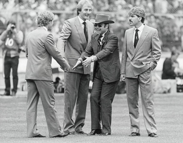 越位新解:为什么平行位置不算犯规?