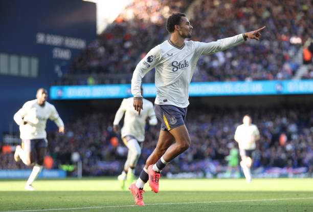 足球爱好者必知!间接任意球和直接任意球的区别及适用情况