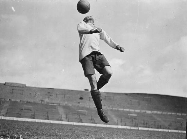 今日足球赛果盘点：冷门与惊喜并存