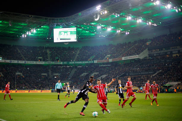 足球技巧:掌握脚弓推射的核心要点与训练方法