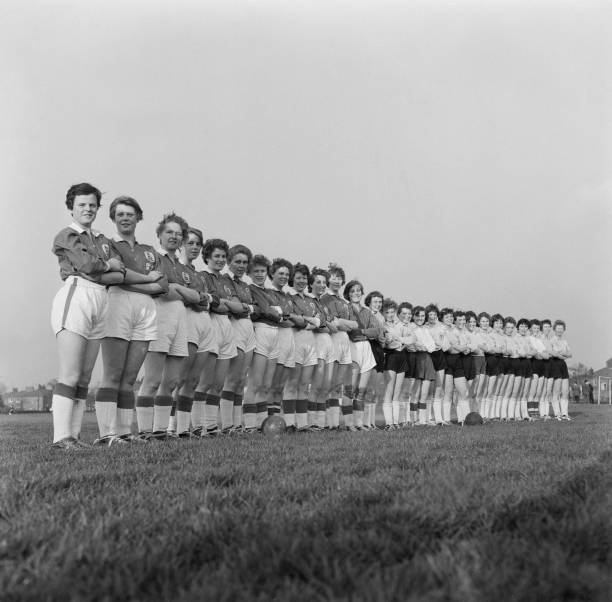 欧冠16强前瞻:卫冕冠军拜仁能否延续强势?