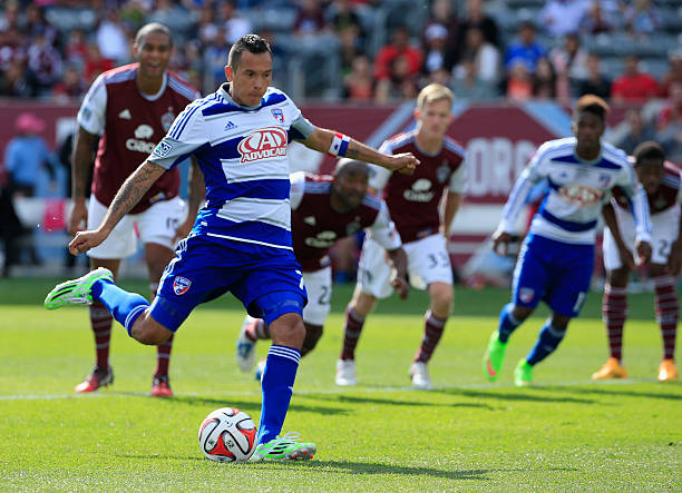 (关注顶级外援对联赛水平和观赏性的巨大提升)