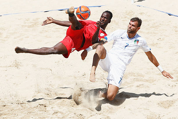 范巴斯滕执教荷兰队首秀：战术分析与未来展望