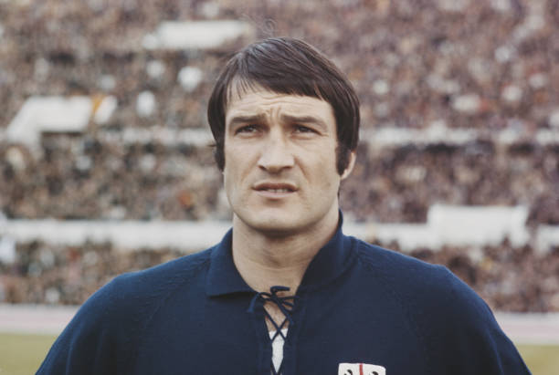 齐达内妻子维罗妮卡生日，球星夫妇恩爱如初