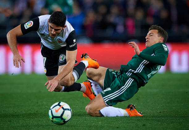 从菜鸟到高手！进阶停球技巧全解析